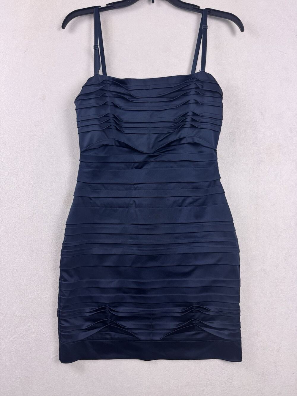 BCBGMAXAZRIA Tiered Bandage Cocktail Dress Satin Pleated Form Fitting Size 4